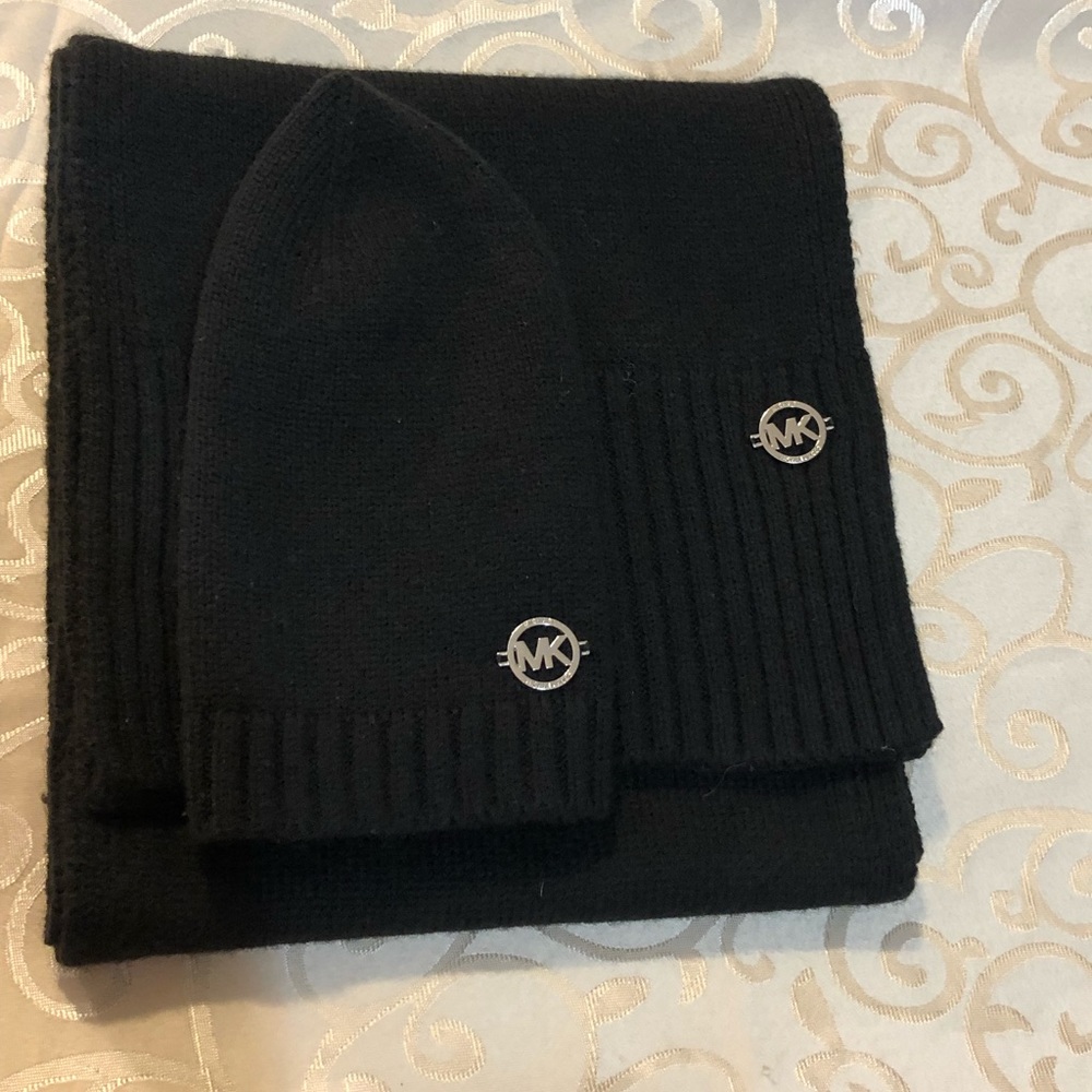 Michael Kors Hat & Scarf Set